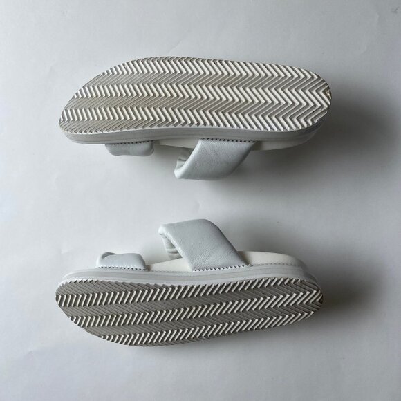 Alias Mae White Paris Slides - Picture 6 of 6